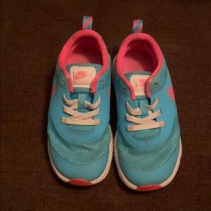 Nike toddler girl shoes size 10